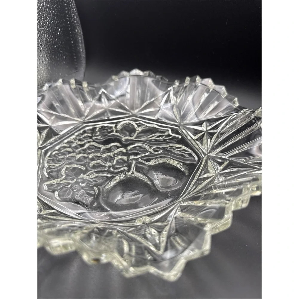 Vintage Federal Glass Pioneer Pattern Bowl Embossed Fruit Center Sawtooth Rim